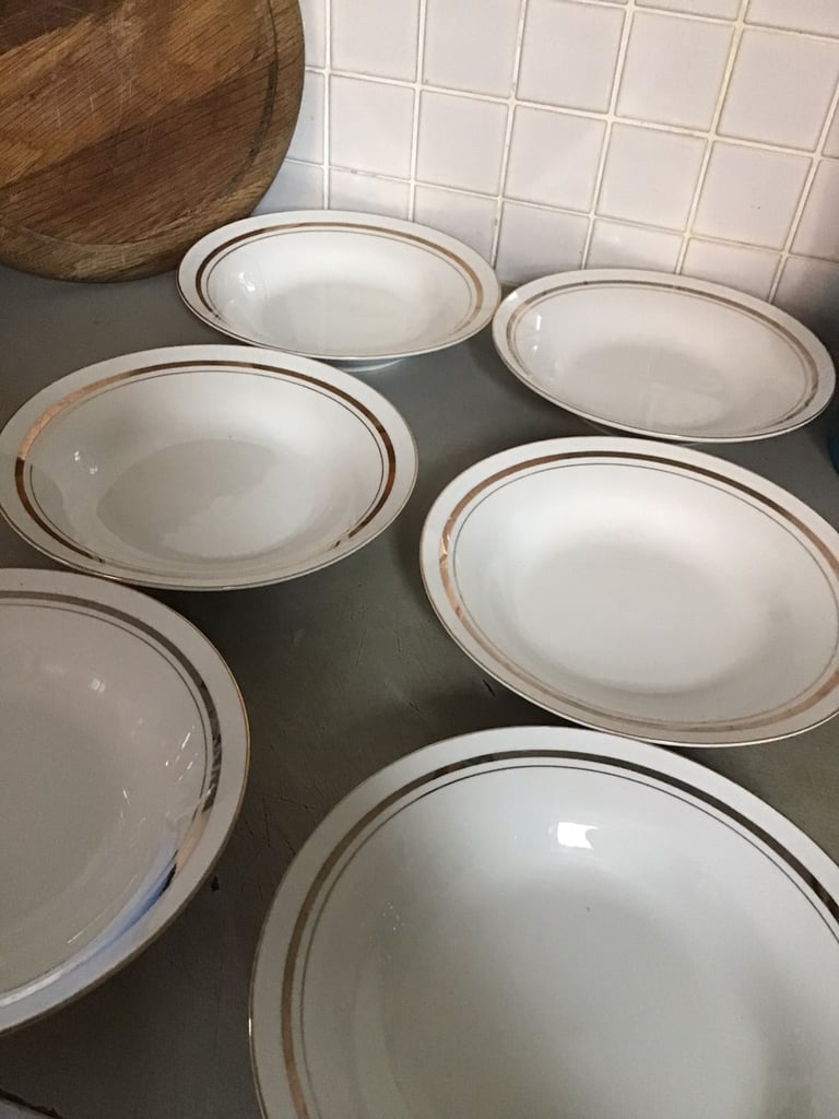6 Vintage bowls/dishes elegent style Gold Rim 