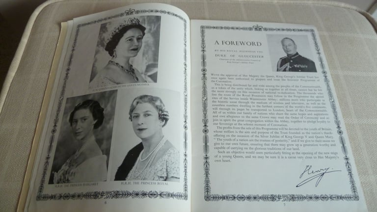 Selection of vintage and modern Royal Family memorabilia books and brochures