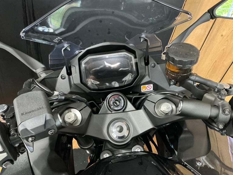 Kawasaki Ninja 1100SX 2025 TOUR for FREE!! FREE TOURING KIT! FREE UK DELIVERY!