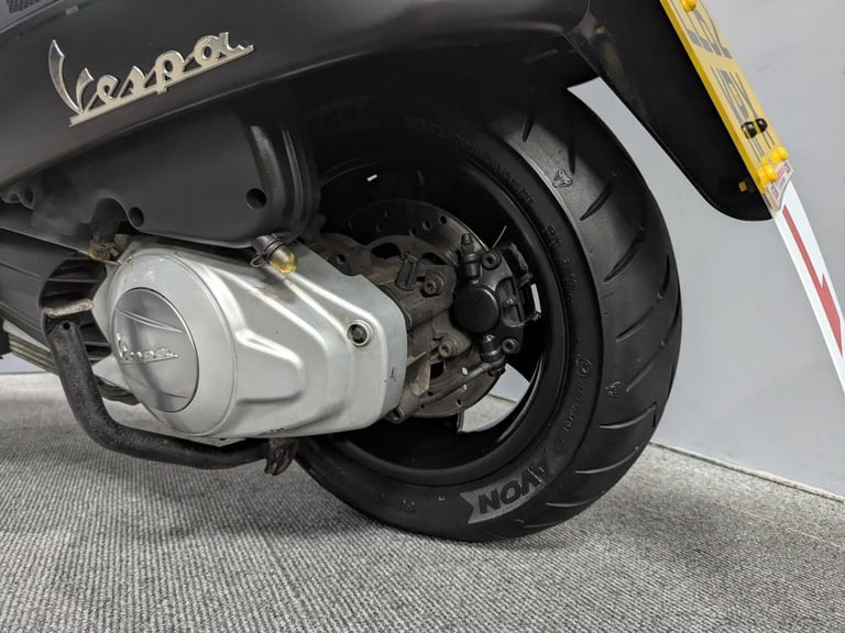 2012 (62) Piaggio Vespa GTS 125 in black