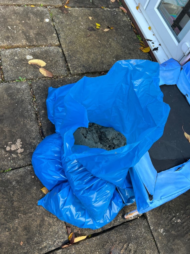 Wooden sandpit + 60 kg clean play sand (bagged)