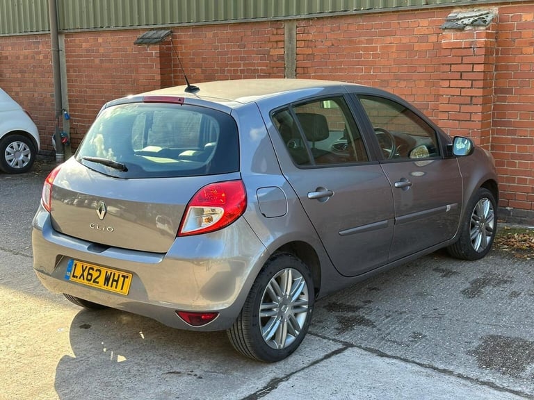 RENAULT CLIO 1.2 Dynamique TomTom Euro 5 5dr 2012