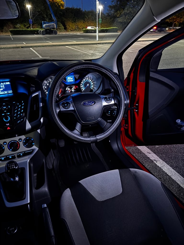 Ford, FOCUS, Hatchback, 2014, Manual, 998 (cc), 5 doors