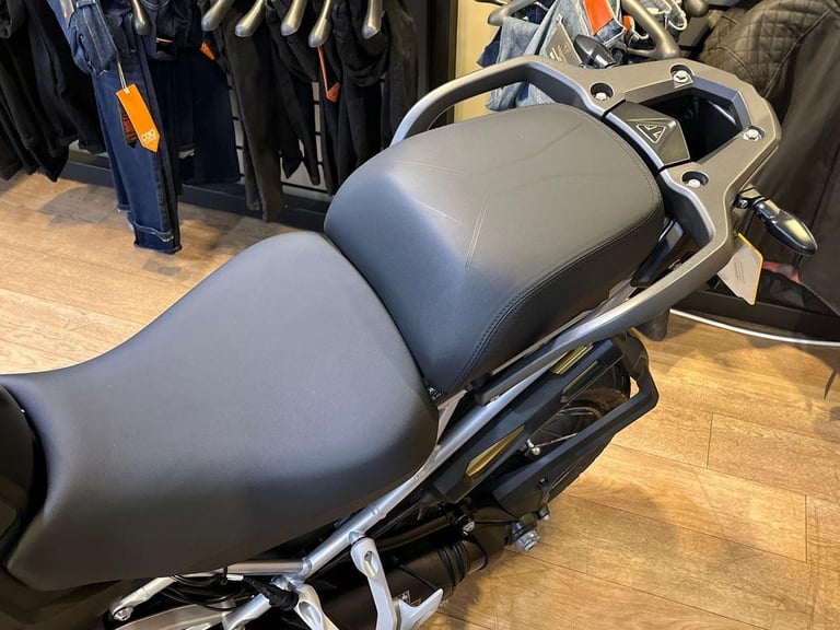 2025 Triumph Tiger 1200 RALLY PRO PREMIUM COLOUR Petrol 6 Speed