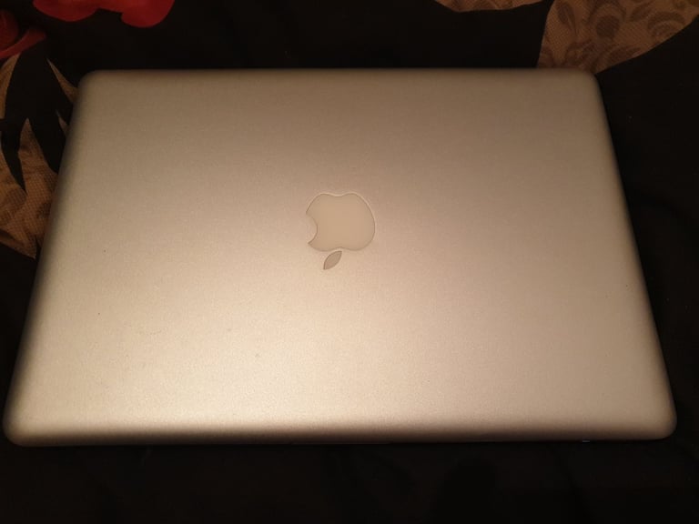 APPLE MACBOOK PRO A1278 13inch LAPTOP WITH CHARGER 2.4GHZ C2D, 4GB DDR3 128GB SSD RUNNING BIG SUR. 