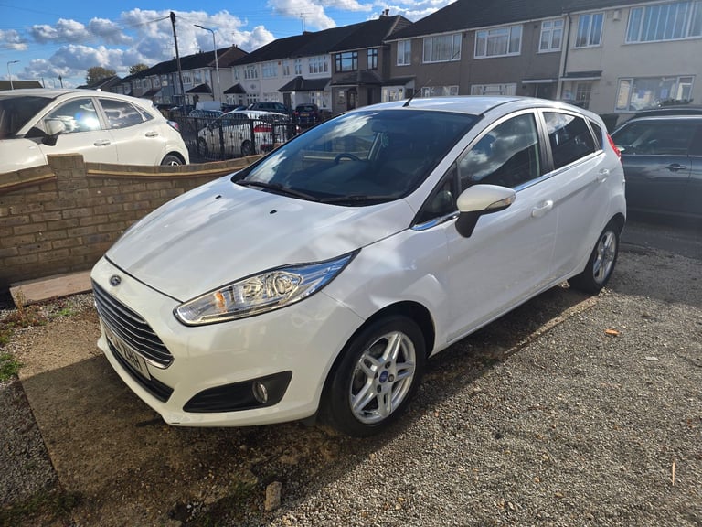 Ford, FIESTA, Hatchback, 2014, Manual, 1241 (cc), 5 doors