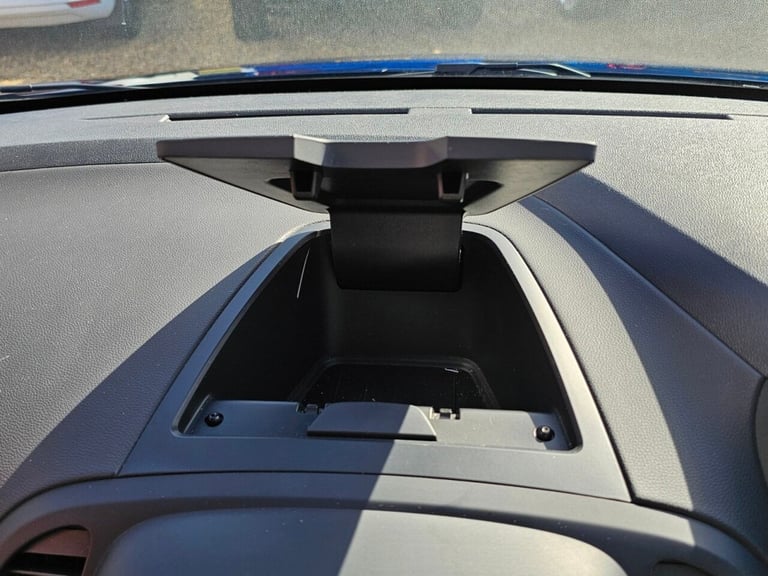 2018 Renault Captur 1.5 dCi ENERGY Iconic SUV 5dr Diesel Manual Euro 6 (s/s) (90 ps) HATCHBACK Di...