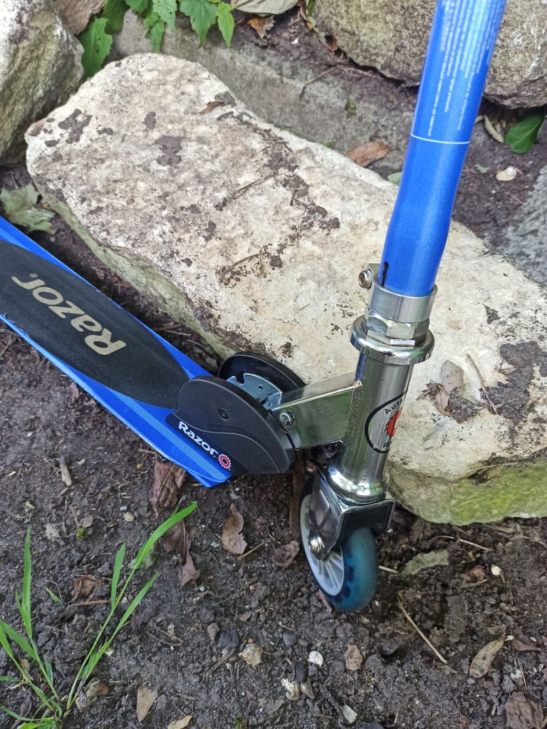 Madd Gear XT Scooter .+ Razor Scooter
