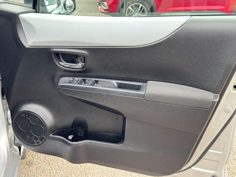  Toyota Yaris 1.5 VVT-h T Spirit CVT Euro 5 5dr Petrol/Electric Hybrid Automatic