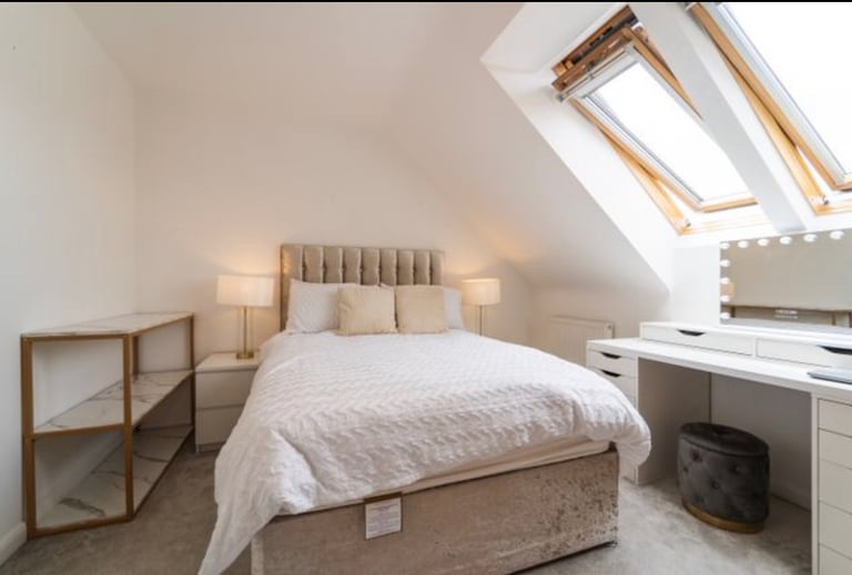 One Double room for rent