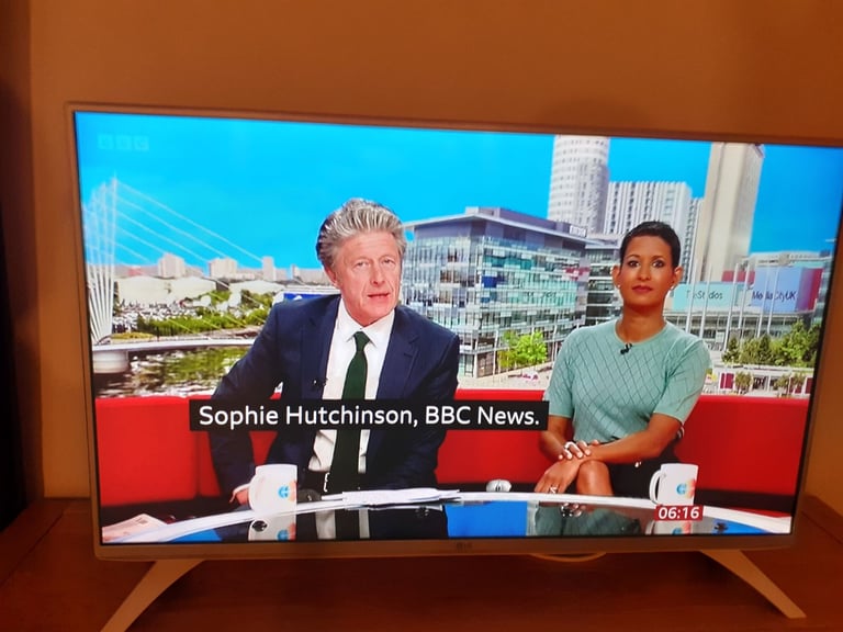 image for 43" SMART LG TELEVISION