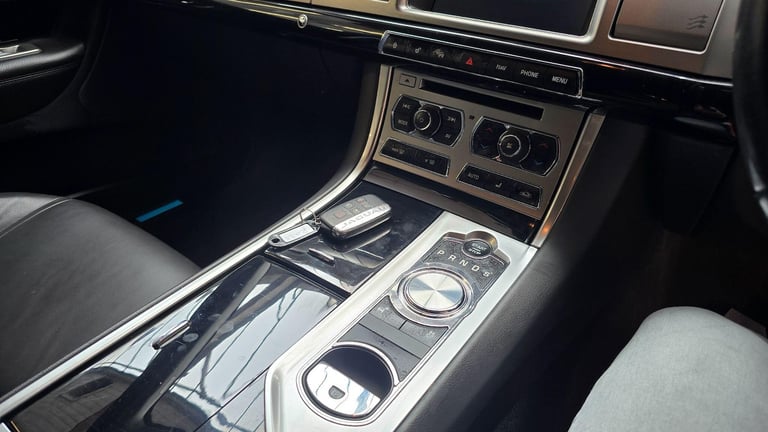  Jaguar XF 2.0I PORTFOLIO ULEZ FREE LOW MILEAGE  Petrol Automatic