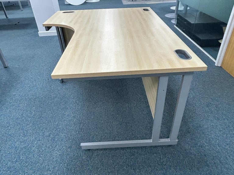 Office Clearance – Free Desks/Tables (Collection Only, HP2 4TP) - Call for any enquiries