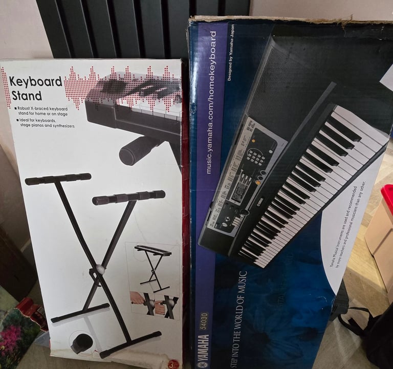 Yamaha YPT-210 Electric Keyboard with Stand and Manual