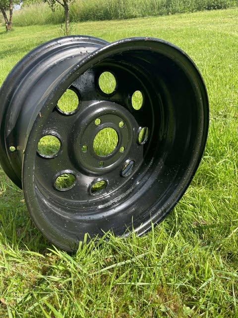 set of black steel wheels 16" 114.3 x 5 jeep cherokee