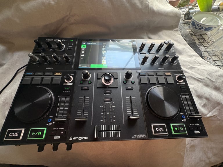 Denon Denon Prime Go 2-Deck Rechargeable Smart DJ Console w/ 7" Touchscreen