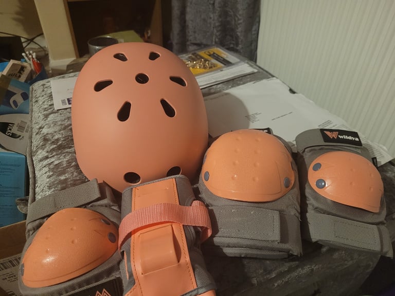 Helmet with box new 
