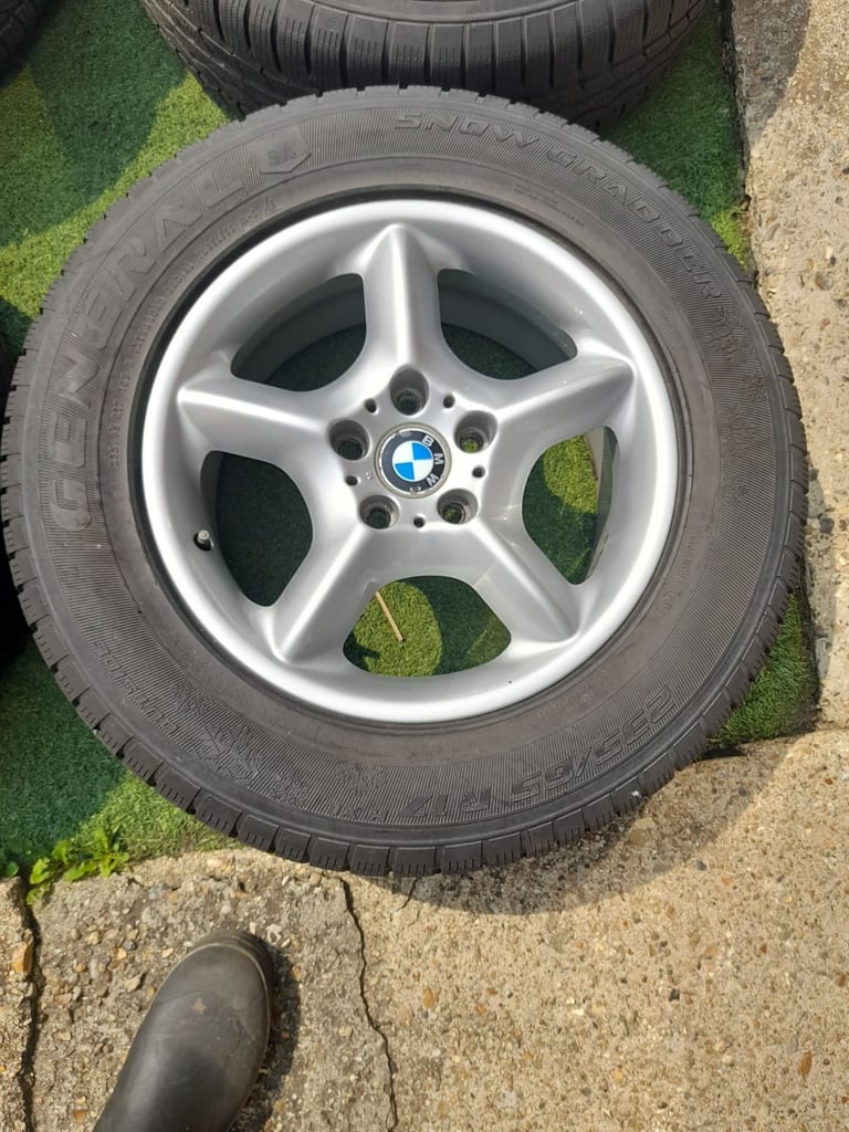 Set of  E53 BMW X5 Alloy Wheels with Winter Tyres in West London Area