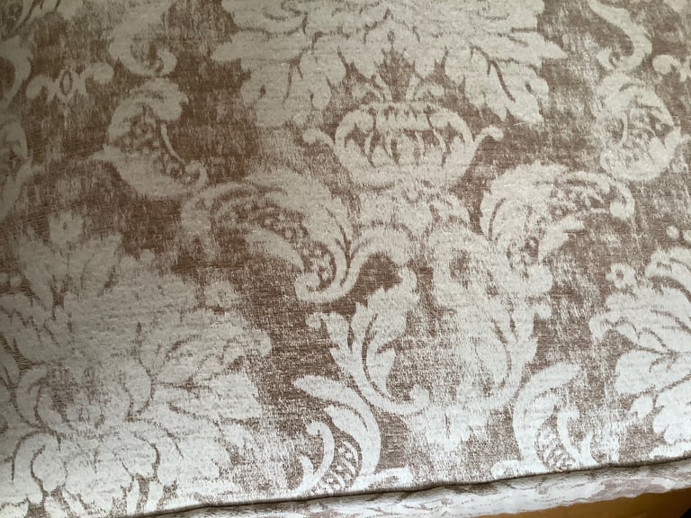 Beautiful Marks & Spencer 2 seat sofa & 2 Chairs