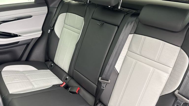 2023 Land Rover Range Rover Evoque 1.5 P300e 12.2kWh R-Dynamic HSE Auto 4WD Euro 6 (s/s) 5dr SUV ...