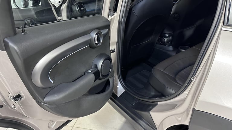 2023 MINI Hatch 1.5 Cooper Exclusive 5dr Auto [Comfort/Nav Pack] HATCHBACK PETROL Automatic