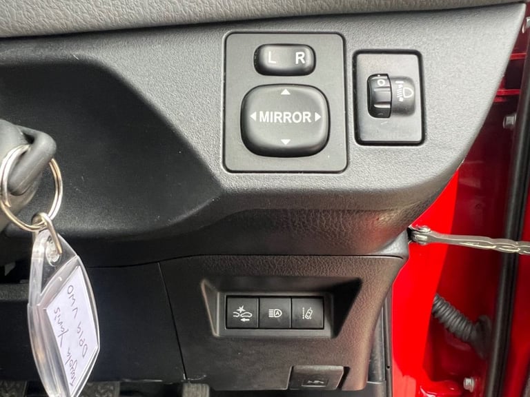 2019 Toyota Yaris 1.5 VVT-i Icon Tech 5dr HATCHBACK PETROL Manual