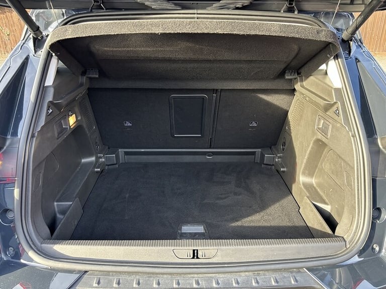 2018 Vauxhall Grandland X Turbo Tech Line Nav SUV Petrol Manual