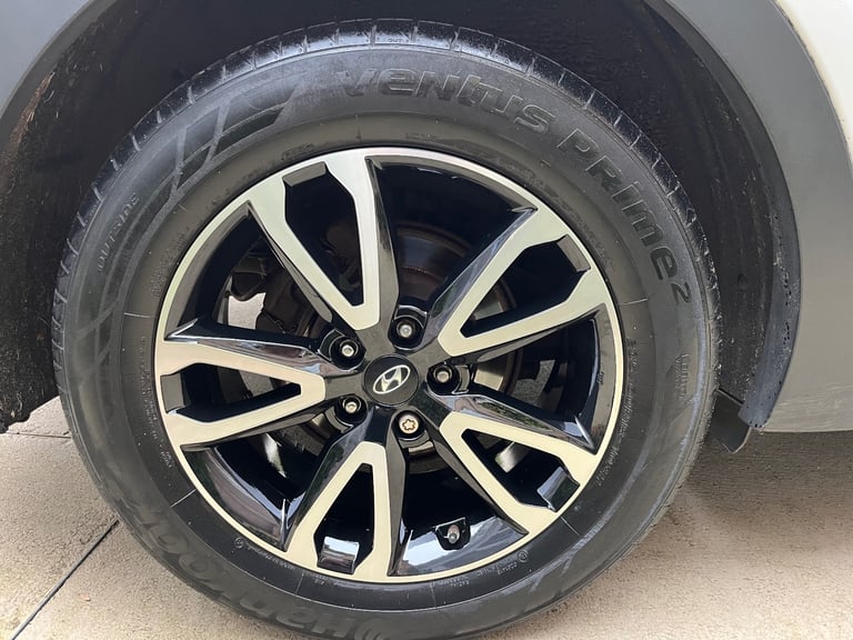 Hyundai, SANTA FE,Auto,tow bar, white, 4WD, FSH, new wheels, MOT & service! No advisory’s, 2014, 4X4