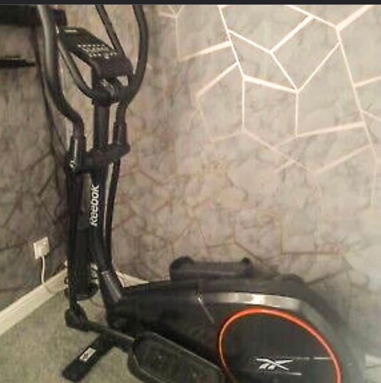 Reebok zr9 elliptical trainer in vgc | in Aberdeenshire |