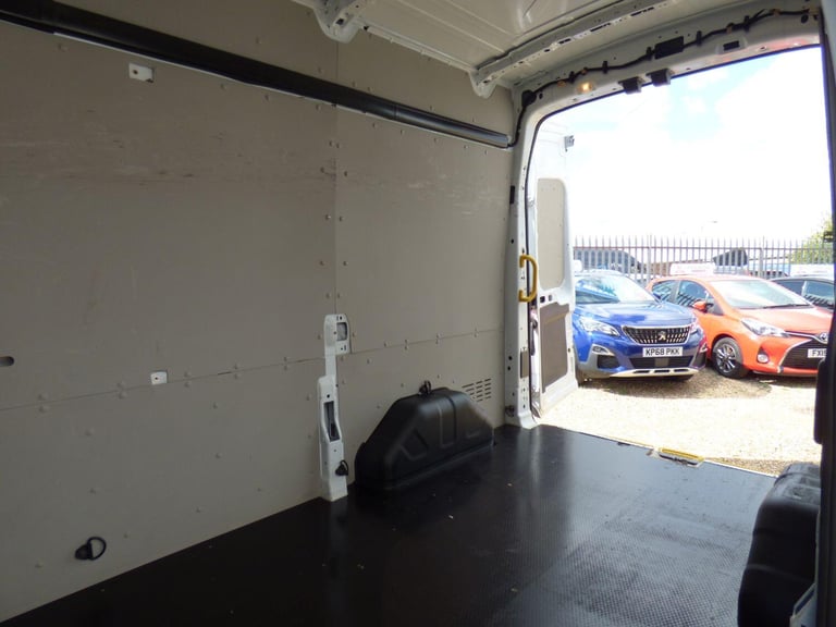 FORD TRANSIT 2.0 Transit Trend Van 350 L2 2.0L EcoBlue 130PS FWD 6 Speed Manual