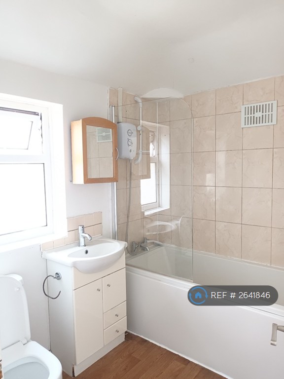 image for 1 bedroom in George Lane, London, SE13 (#2641846)