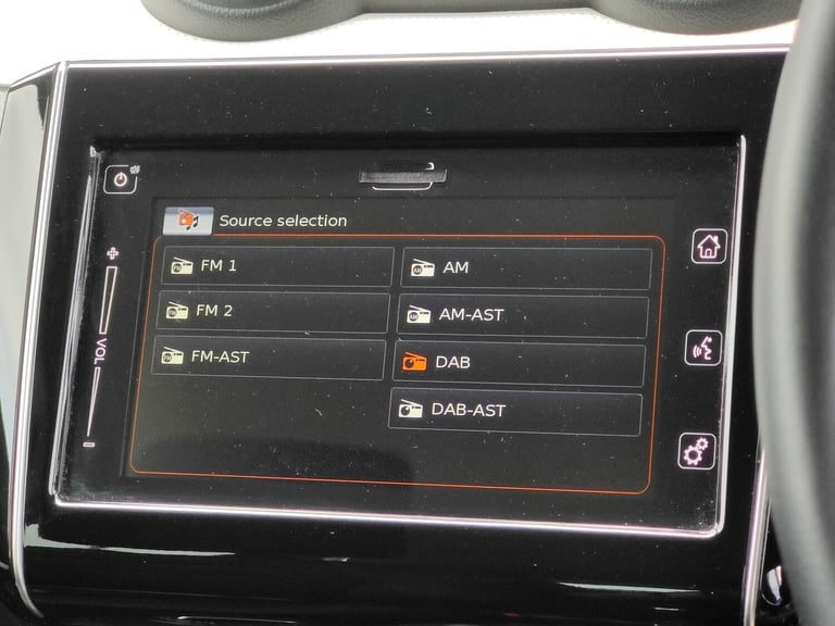SUZUKI SWIFT; HYBRID; APPLE &amp; ANDROID CAR PLAY; BLUE; ULEZ COMPLIANT;-5 DOOR;
