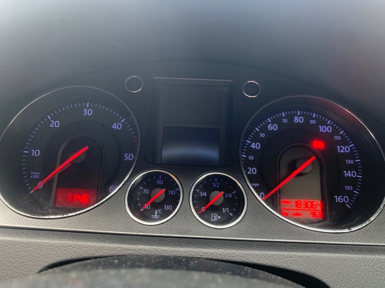 Volkswagen, PASSAT, Saloon, 2007, Semi-Auto, 1968 (cc),4 doors - Image 3