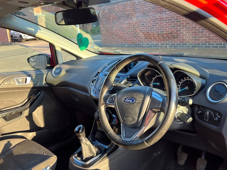Ford, FIESTA, Hatchback, 2014, Manual, 1241 (cc), 3 doors