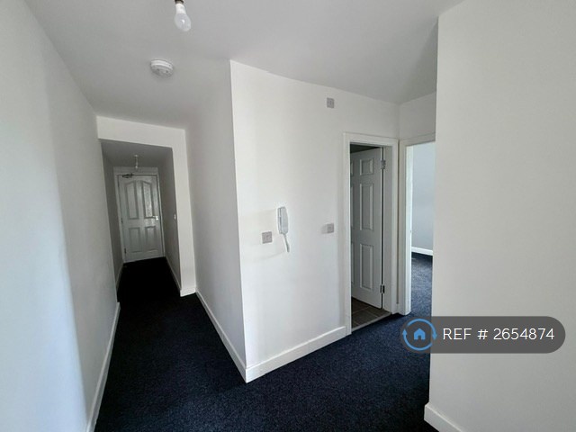 1 bedroom flat in Dudley Road, Brierley Hill, DY5 (1 bed) (#2654874)