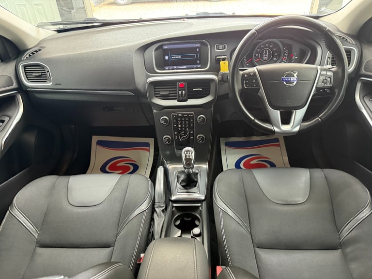 Volvo V40 1.6 T3 SE Blue Hatchback 61MPG Sat Nav WARRANTY 12 MONTHS MOT