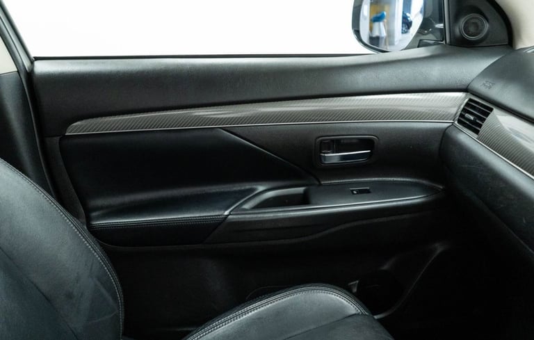 2020 MITSUBISHI OUTLANDER 2.0 MIVEC EXCEED SUV 5DR PETROL CVT 4WD EURO 6 (S/S) (