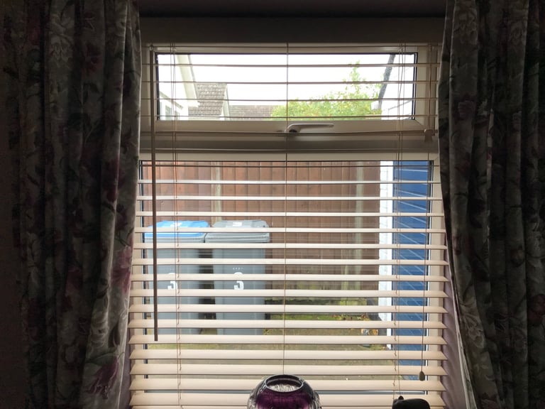 Wooden effect slattered Venetian blinds 