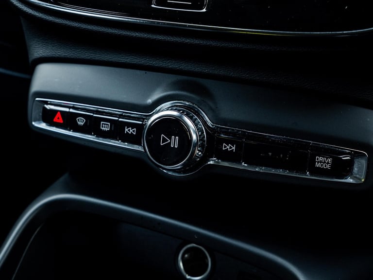 2021 Volvo XC40 1.5h T5 Twin Engine Recharge 10.7kWh Inscription Pro Auto Euro 6 (s/s) 5dr ESTATE...