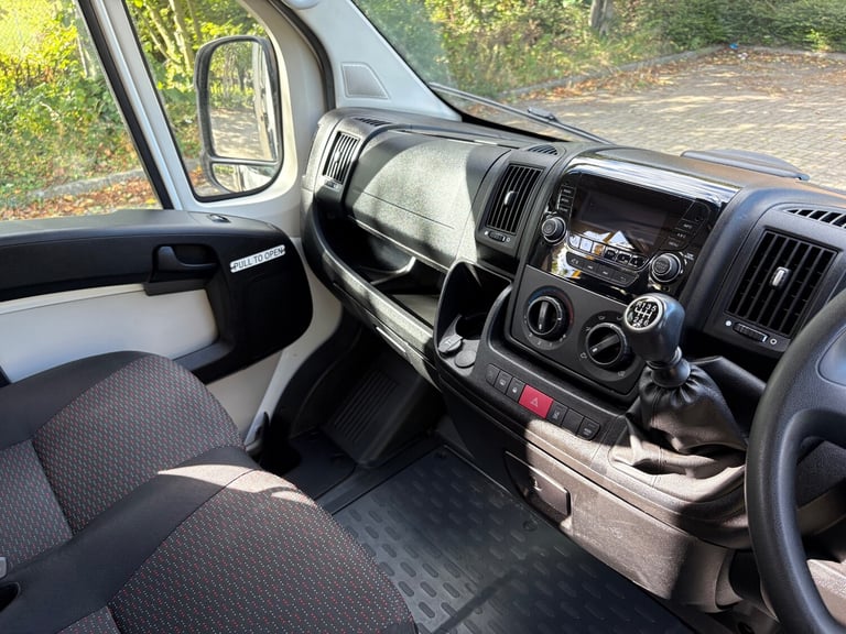 67reg Peugeot Boxer / Citroen Relay 2.0hdi 6spd 17 Seat WAV Minibus_Non D1 Model