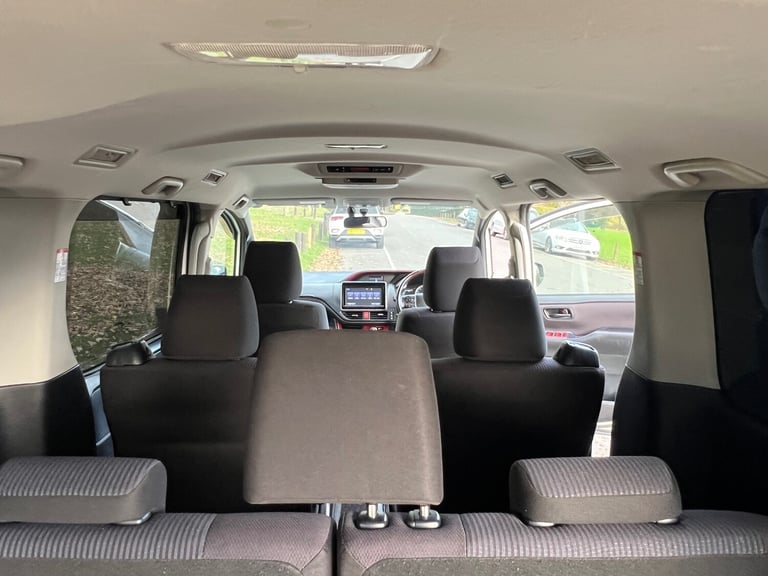 2015 Toyota Noah MPV Hybrid Electric  Automatic