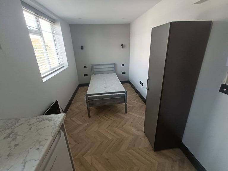 NO DEPOSIT! Brand new studio with a shared kitchen