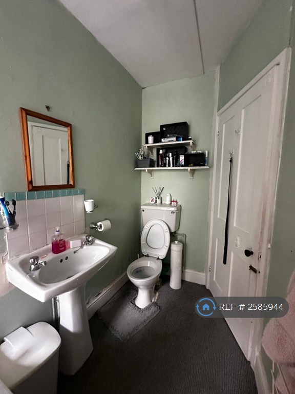 3 bedroom house in North Street, Crewkerne, TA18 (3 bed) (#2585944)