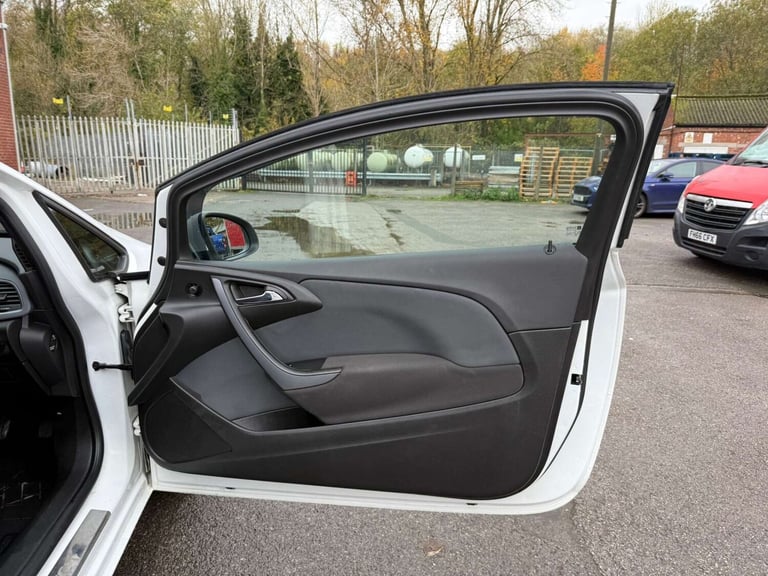 2014 Vauxhall Astra 1.4 Astra GTC Sport S/S 3dr Coupe Petrol Manual