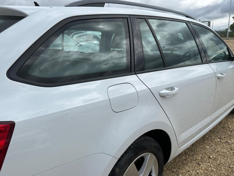 2014 Skoda Octavia 2.0 TDI Tour de France 4WD Euro 5 (s/s) 5dr ESTATE Diesel Manual