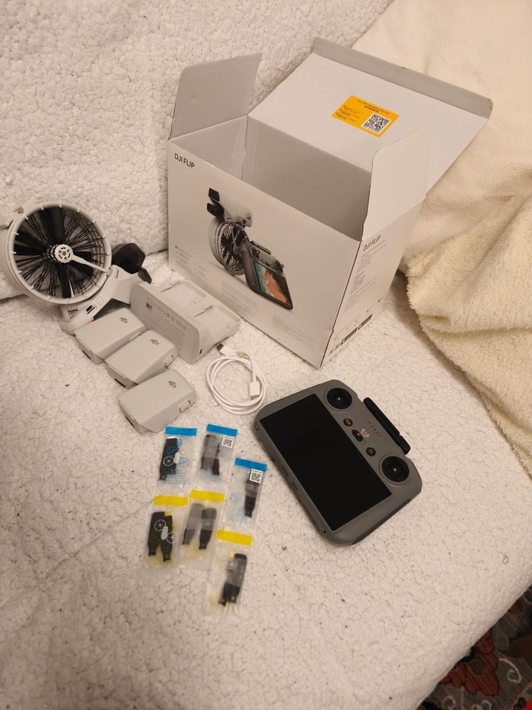 DJI Flip Drone Fly More Combo RC2