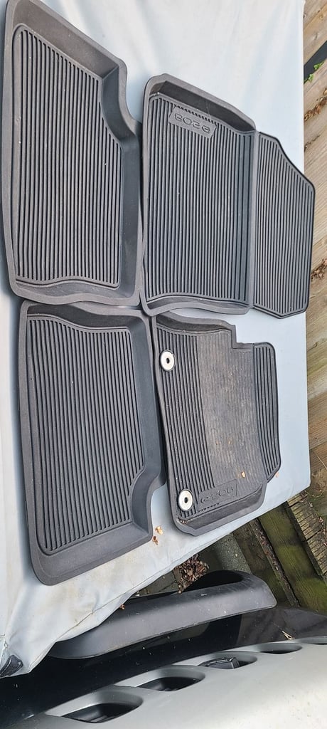 image for Peugeot e208 rubber mat set