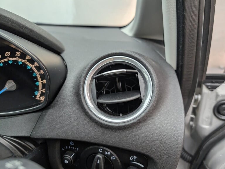 2017 Ford Fiesta 1.25 Zetec Hatchback 5dr Petrol Manual Euro 6 (82 ps) AIR/CON + TINTED GLAS HATC...