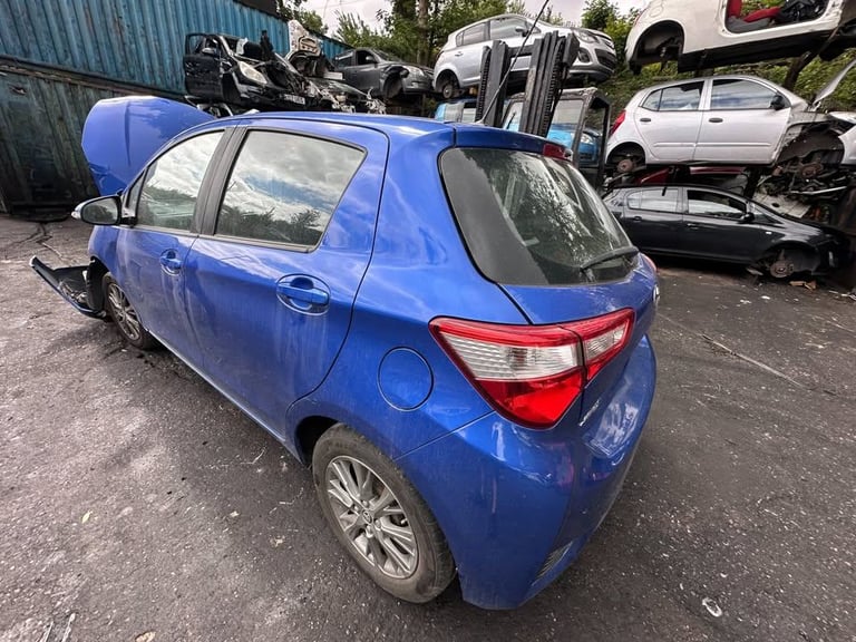  TOYOTA YARIS 2019 1.5 PETROL BREAKING FOR PARTS 