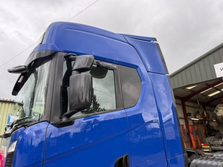 Scania R450 6x2 REAR LIFT TRACTOR UNIT WITH HYDRAULICS